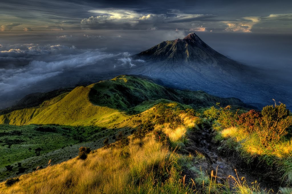 Mt Merapi (Photo by: Kanenori Miura)