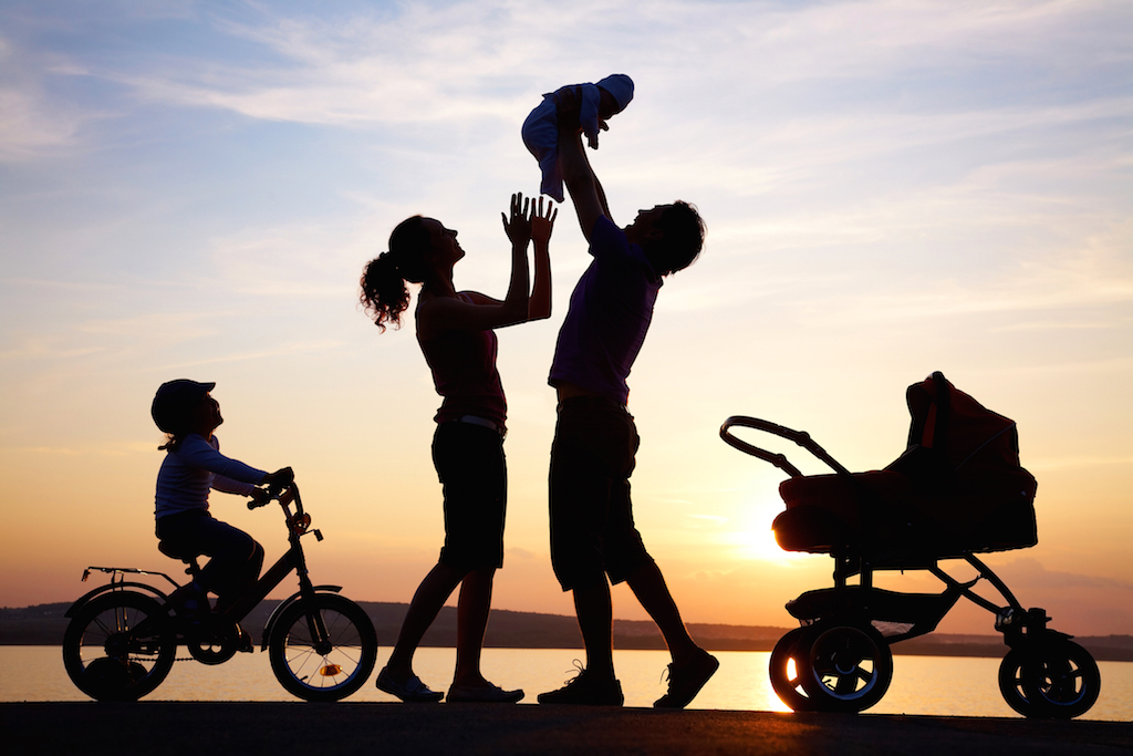 happy-family-silhouetteactive