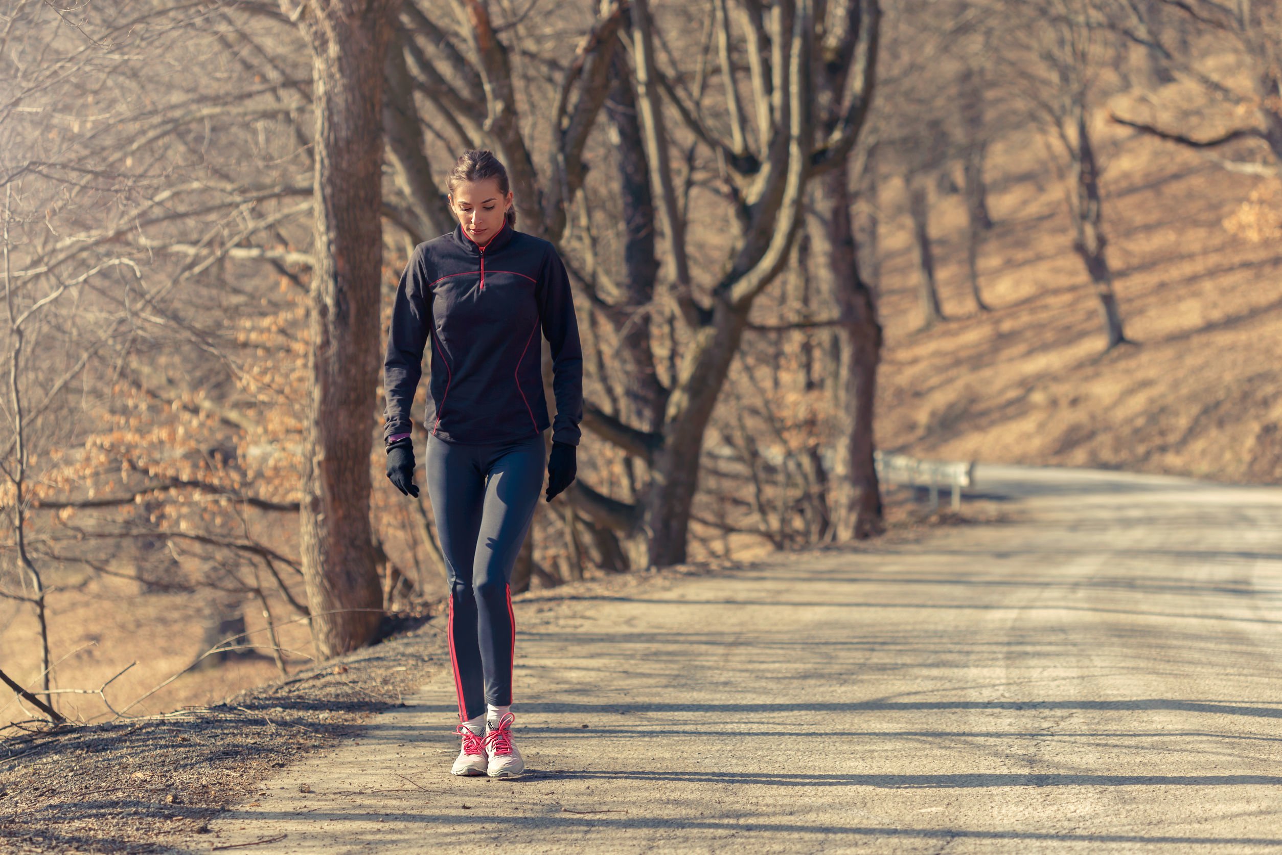 https://www.justrunlah.com/wp-content/uploads/2019/04/Woman-relaxing-after-a-long-run-in-nature.jpg